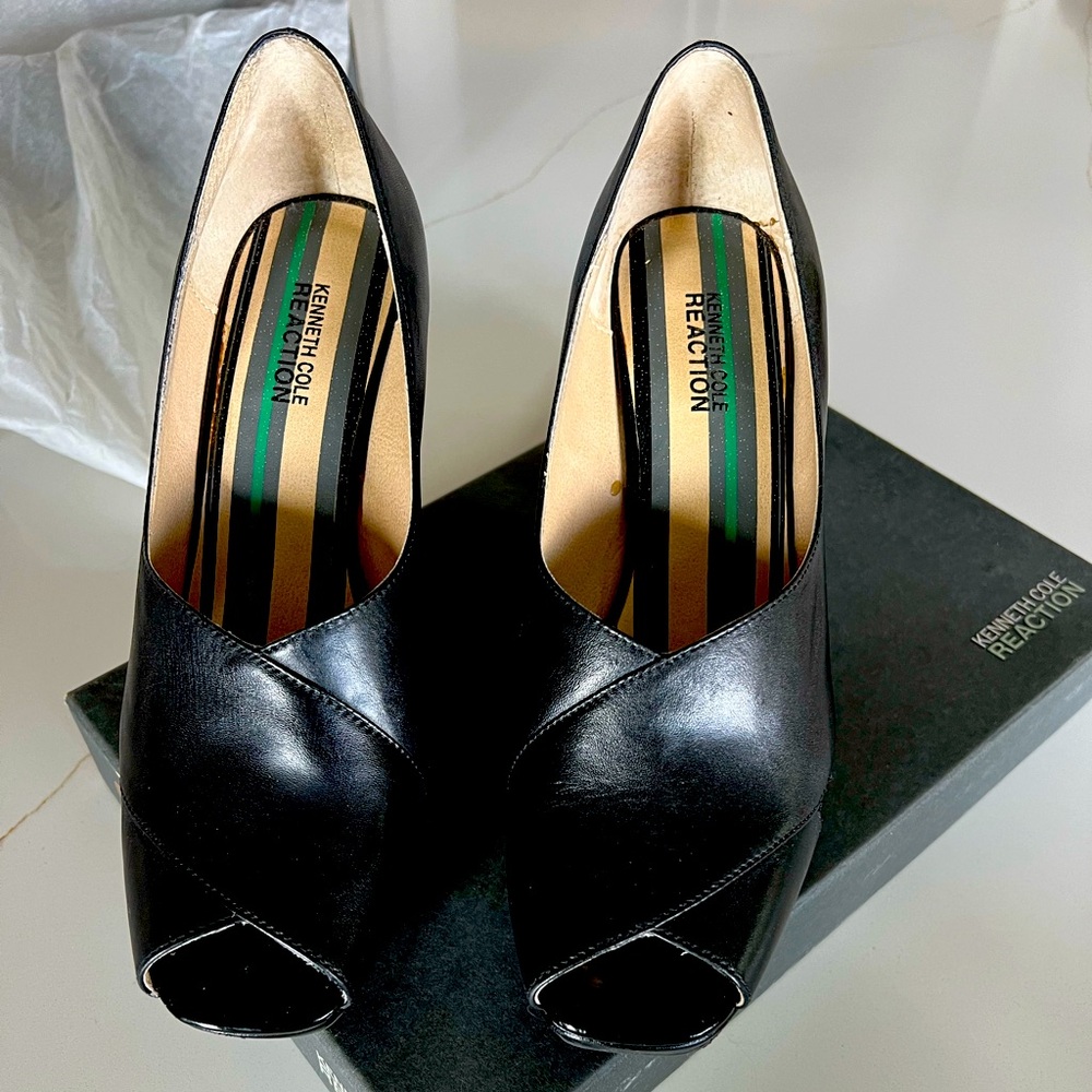Black Kenneth Cole heels